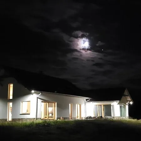 Villa Wilczy Zew Private & Nature Borne