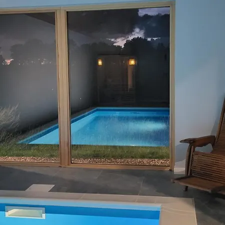 Wilczy Zew Private & Nature Villa *